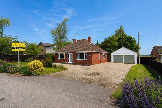 2 bed property, in Ralphs Lane, £249,950