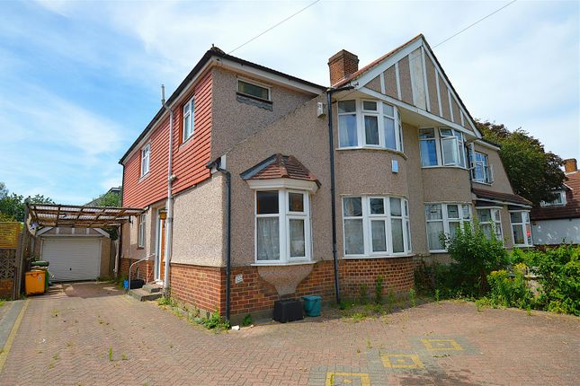 4 bed property, in Lyndhurst Avenue, £675,000