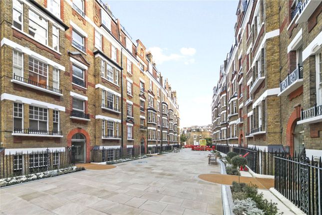 1 bed property, in Walton Street, £650,000