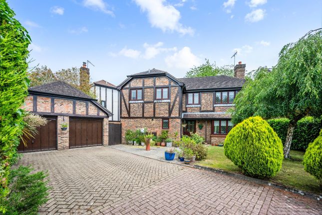 4 bed property, in Delves, £850,000