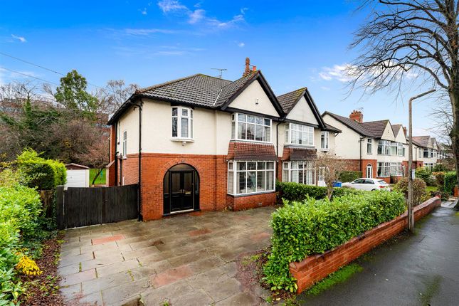 4 bed property, in Broadoaks Road, £775,000