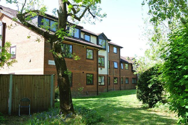 2 bed property, in Grange Court, £255,000