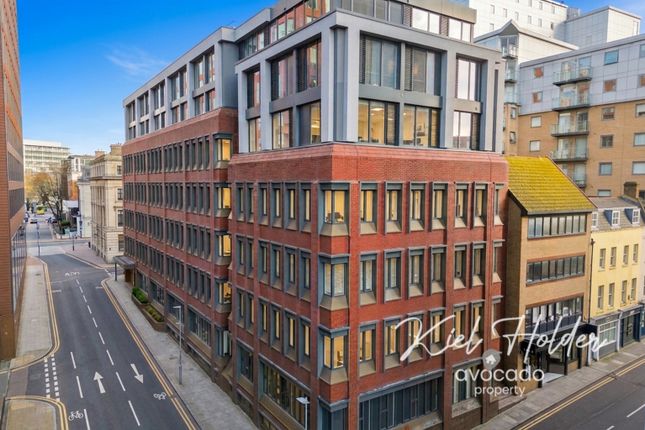 1 bed property, in Garrard House, £200,000
