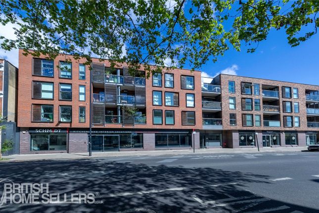 1 bed property, in Acre Lane, £400,000