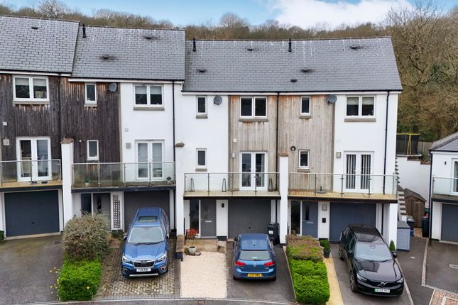 3 bed property, in Landrace Close, £325,000