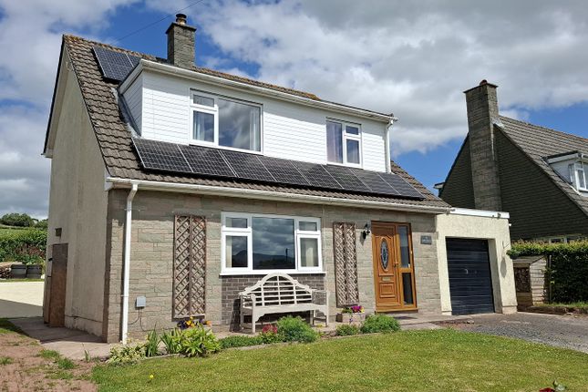3 bed property, in 11 Groesffordd Park, £365,000