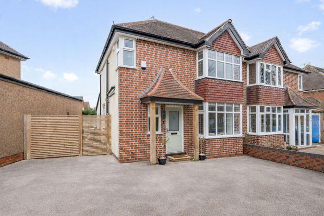 3 bed property, in Kingswood Close, £550,000