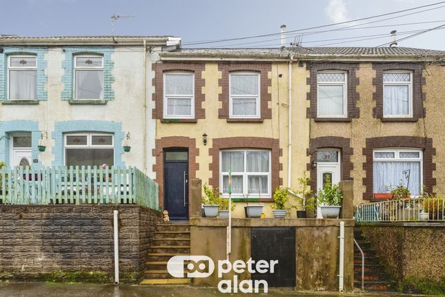 3 bed property, in Norton Terrace, £120,000
