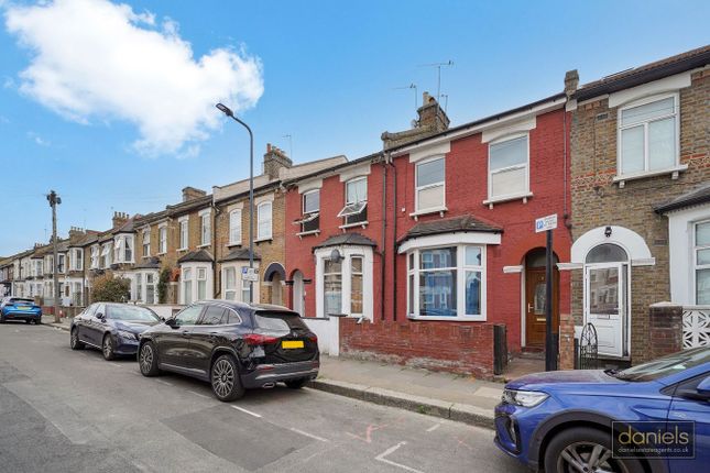3 bed property, in Beaconsfield Road, £475,000