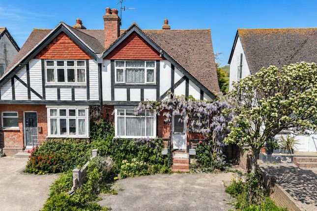 3 bed property, in Bexhill Road, £275,000