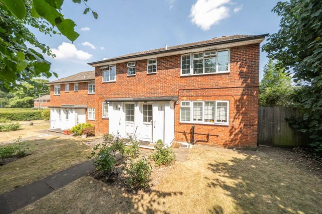 2 bed property, in The Rutts, £350,000