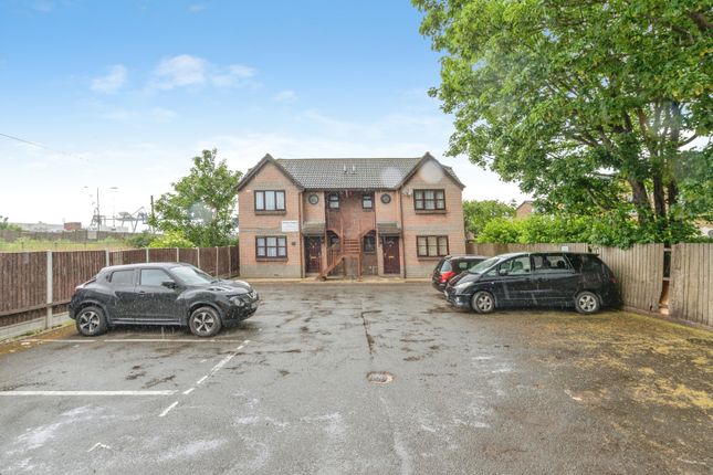 1 bed property, in Nairn Court, £100,000