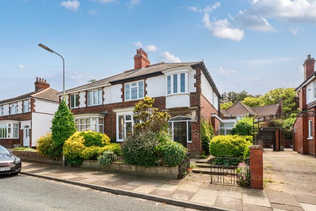 3 bed property, in Responso Avenue, £165,000