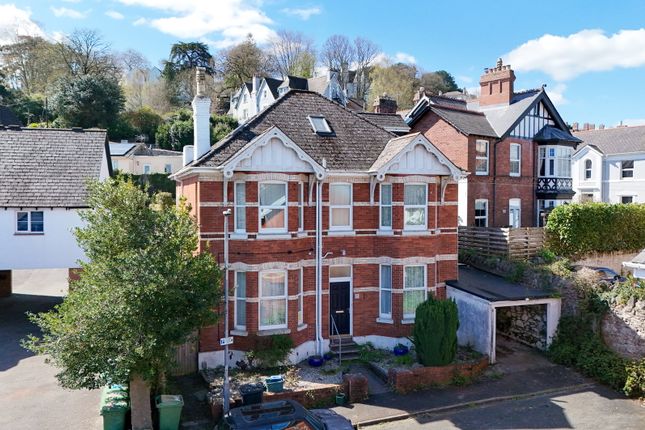 5 bed property, in Church Road, £425,000