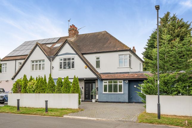 4 bed property, in The Ridgeway, £1,000,000