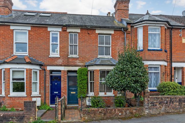 2 bed property, in Greenhill Road, £450,000