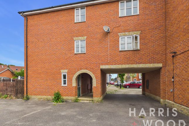 5 bed property, in Hesper Road, £300,000
