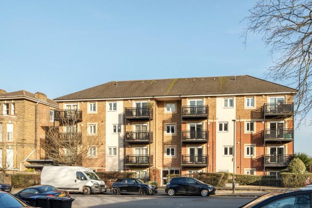 1 bed property, in Marshall Court, £280,000