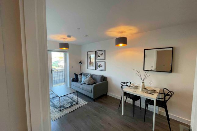 1 bed property, in City Residence, £139,950