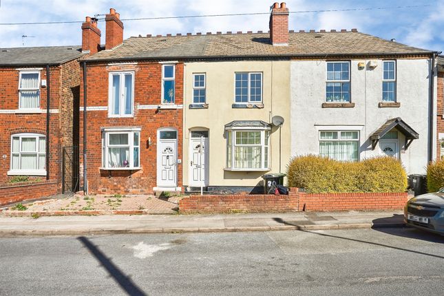 2 bed property, in Gipsy Lane, £140,000