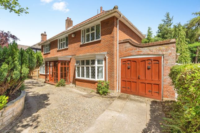 4 bed property, in Wellesley Avenue South, £750,000
