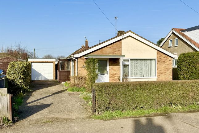 2 bed property, in Recreation Road, £220,000