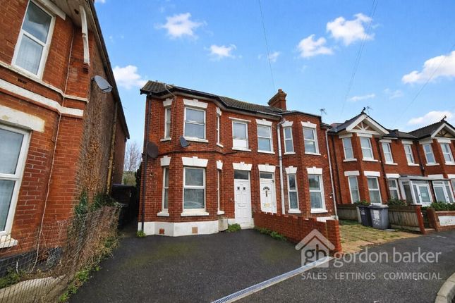 1 bed property, in Wolverton Road, £130,000