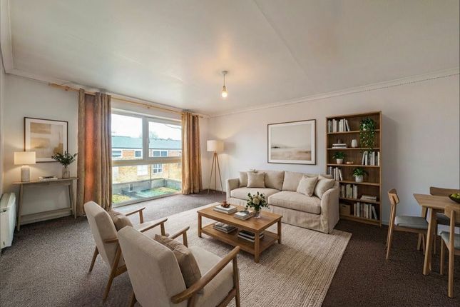 2 bed property, in Flat, £405,000