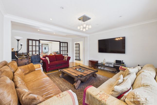 4 bed property, in Emerson Gardens, £750,000