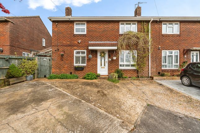 2 bed property, in Hillyfields, £300,000