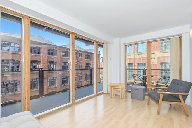 2 bed property, in The Quays, £204,950