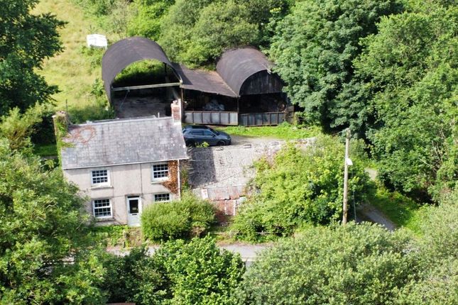 3 bed property, in Llangyndeyrn, £350,000