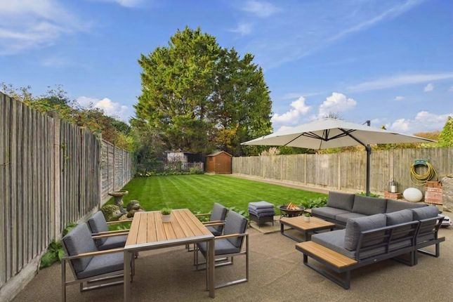 4 bed property, in Houghton Road, £375,000