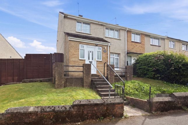 3 bed property, in Leach Road, £185,000