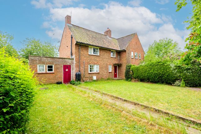 3 bed property, in Greenway Lane, £180,000