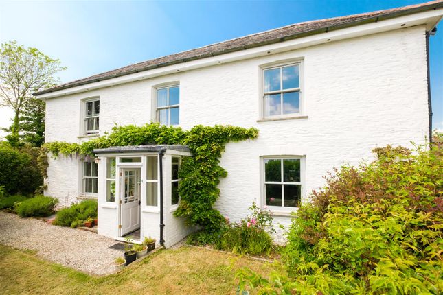 5 bed property, in Tideford Cross, £725,000