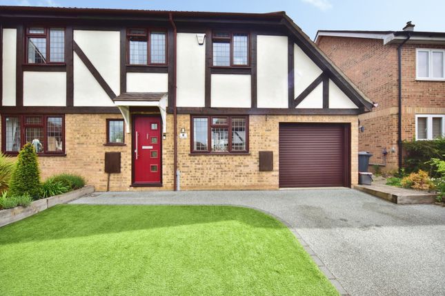 3 bed property, in Briar Fields, £400,000