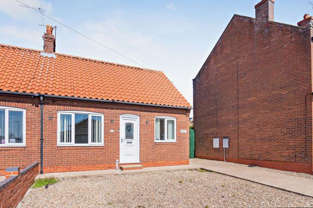 2 bed property, in Holme Road, £175,000