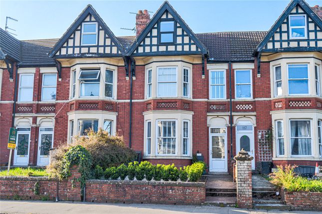 5 bed property, in Bath Road, £590,000