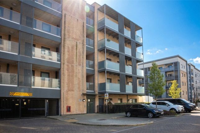 2 bed property, in Broadis Way, £330,000