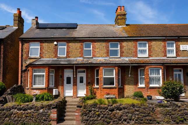 2 bed property, in Dover Road, £250,000