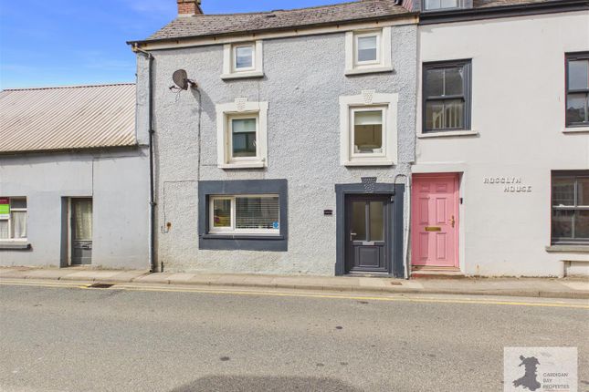 4 bed property, in 38 Feidrfair, £185,000