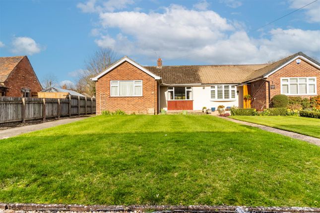 2 bed property, in Thorn Way, £315,000