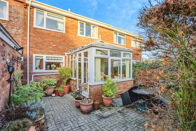 3 bed property, in Park View, £290,000