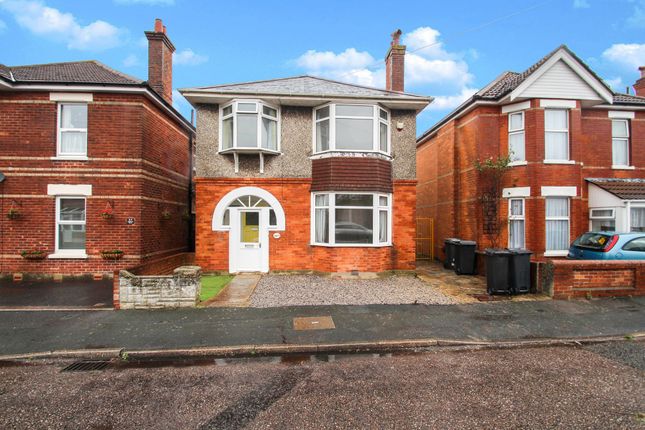 5 bed property, in Highfield Road, £400,000