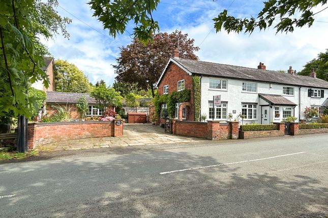 4 bed property, in Twemlow Lane, £625,000