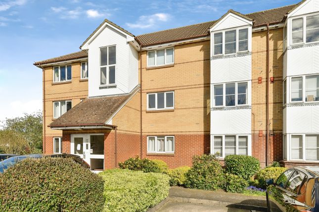 1 bed property, in Bedford Road, £185,000