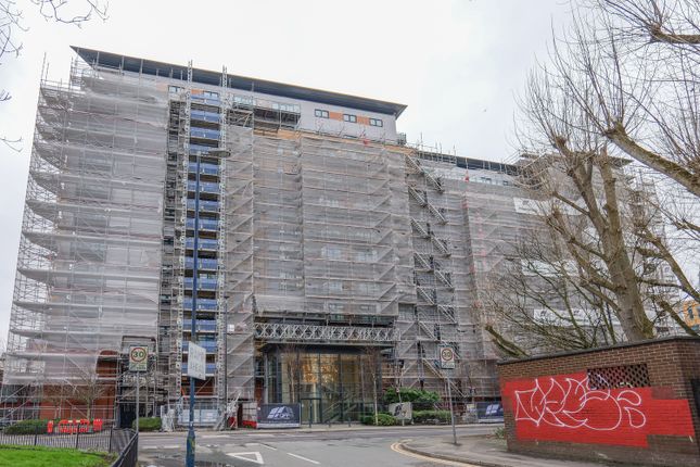 1 bed property, in Taylorson Street South, £70,000