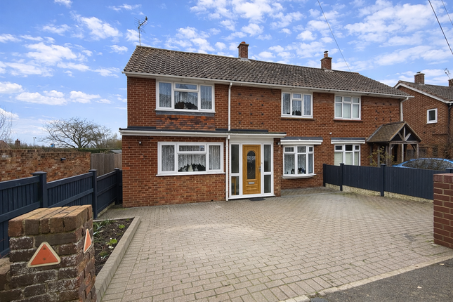4 bed property, in Cellar Hill, £420,000