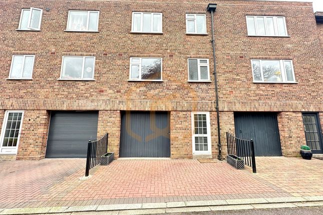 3 bed property, in West Drive, £315,000